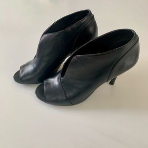 NINE WEST Black Leather Cutout Peep Toe Heels 8.5